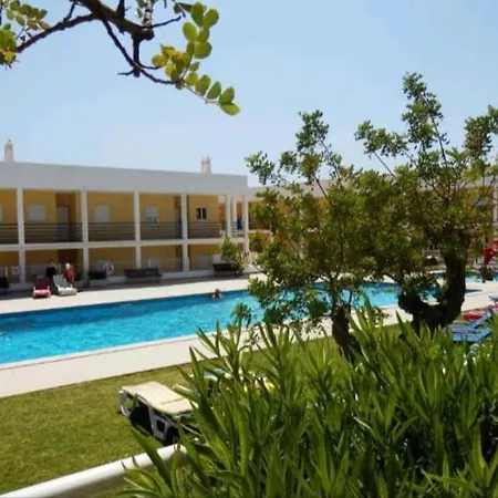 Encosta S Jose - Piscina - Estacionamento *