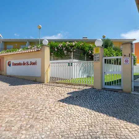 Encosta S Jose - Piscina - Estacionamento *